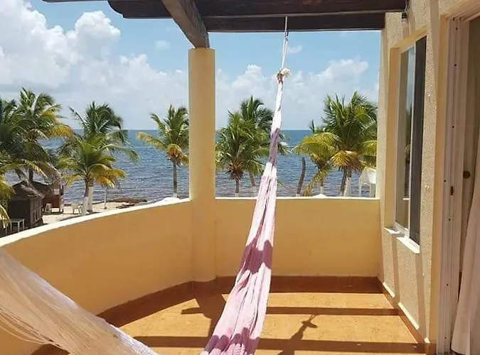 Pensión Amaris Beach Club